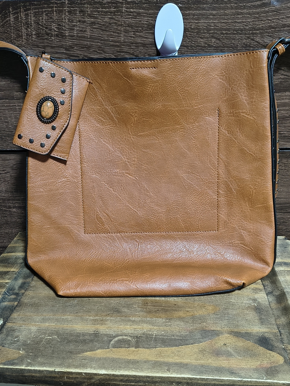 Classic Tan Women's Shoulder Bag - Stylish Everyday Tote